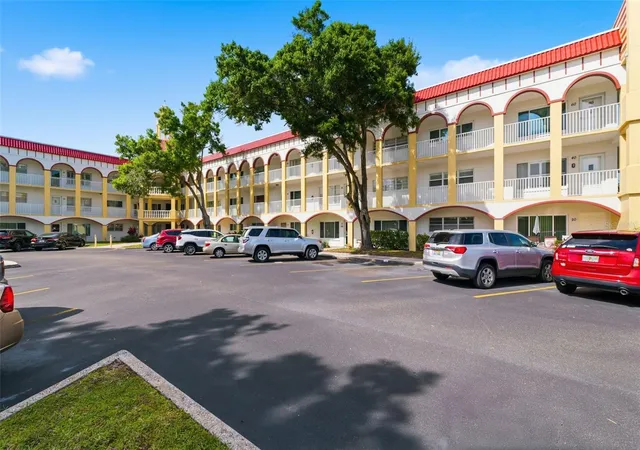 Homes for sale in Clearwater, FL | 2430 Florentine Wy #58, Clearwater, FL 33763 | MLS# TB8498394
