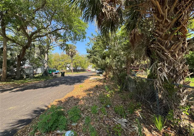 3rd image of 1127 Martha Dr, Daytona Beach, FL 32114 | MLS# V4948538