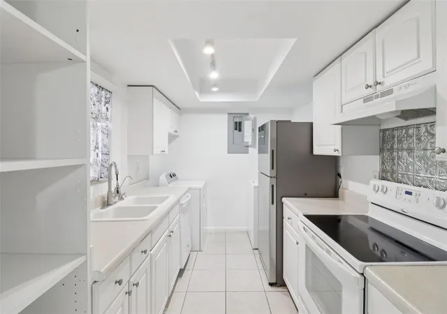 Listing Photo 4 - Condo for sale in building located at 4369 Aqua Vis Dr, ORLANDO, FL 32839 - Unit #16-C
