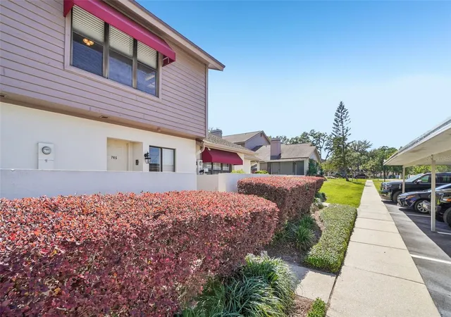 Photo 3 of Townhouse for sale at 745 Oak Park Pl, Brandon, FL 33511 | MLS# TB8498466 | Listing updated on 2026-10-06