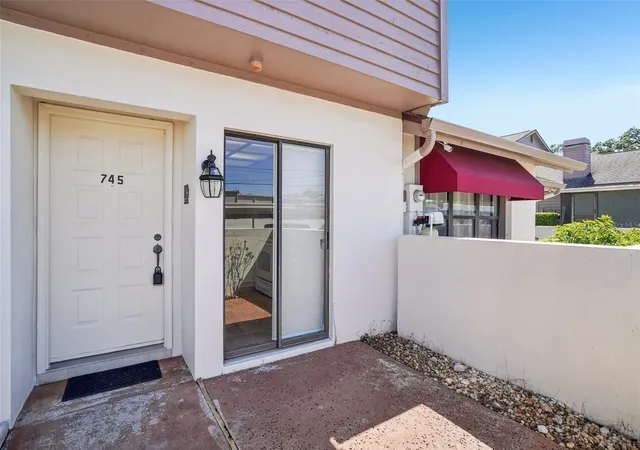 Photo 4 of Townhouse for sale at 745 Oak Park Pl, Brandon, FL 33511 | MLS# TB8498466 | Listing updated on 2026-10-06