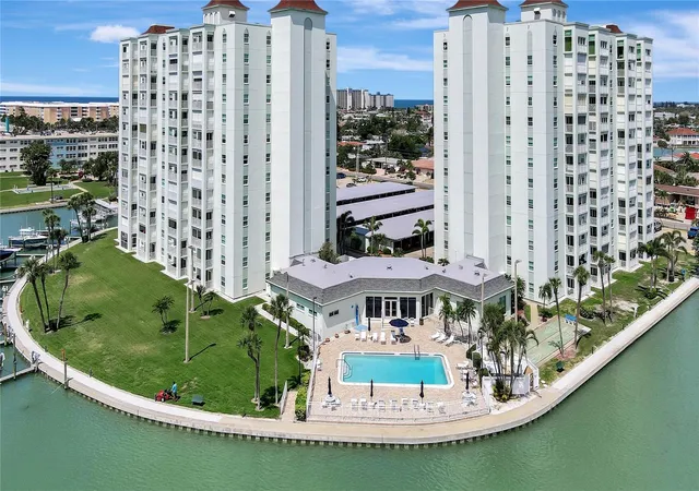 Homes for sale in St Pete Beach, FL | 400 64th Ave #202, St Pete Beach, FL 33706 | MLS# TB8498483