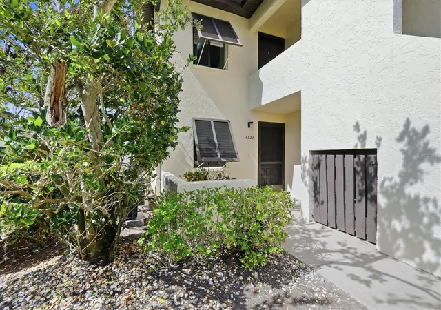 Photo 3 of Condo for sale at 4528 Longwater #35, Sarasota, FL 34235 | MLS# A4690305 | Listing updated on 2026-08-18