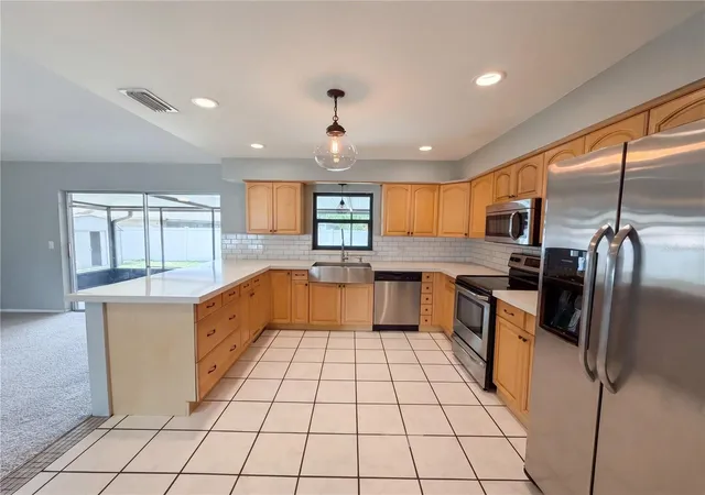 Homes for sale in Lutz, FL | 17621 Meadowbridge Dr, Lutz, FL 33549 | MLS# O6399782