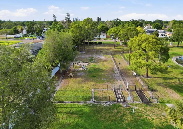 2nd image of 4754 Cobia Dr Se, Saint Petersburg, FL 33705