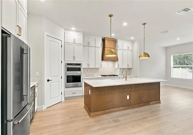 Photo 3 of Single family home for sale at 814 W Orient St, Tampa, FL 33603 | MLS# TB8498530 | Listing updated on 2026-10-28