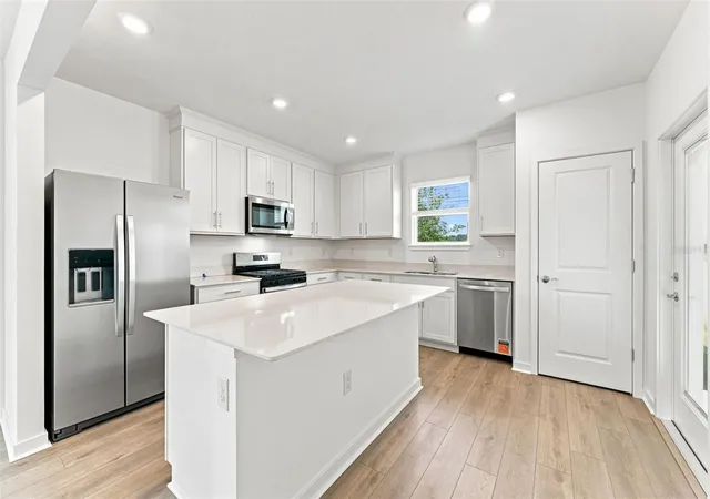 Photo 3 of Single family home for sale at 9147 Newmons Pl, Wildwood, FL 34785 | MLS# TB8498533 | Listing updated on 2026-09-27
