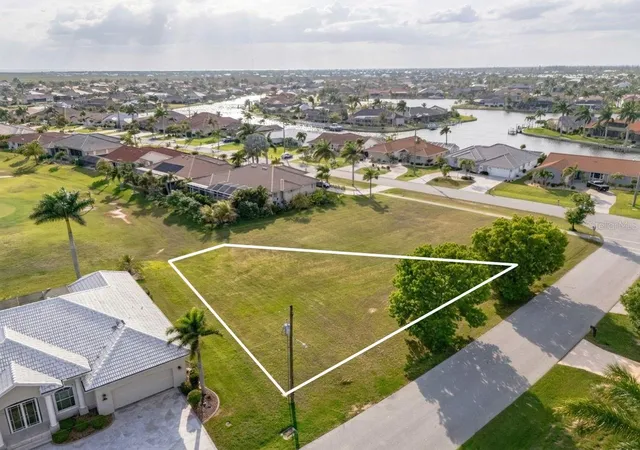 3rd image of 3707 Bordeaux Dr, Punta Gorda, FL 33950 | MLS# C7524951