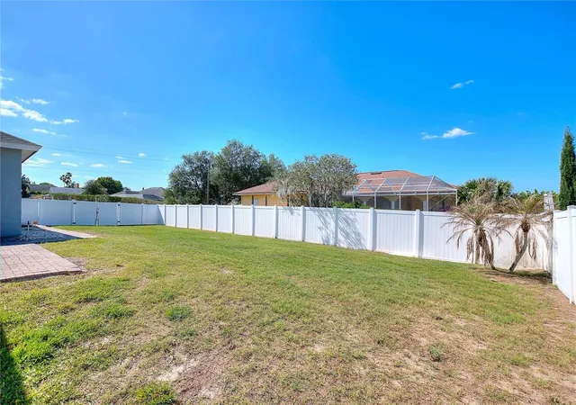 Photo 3 of Single family home for sale at 2687 Brookside Blf Loop, Lakeland, FL 33813 | MLS# L4961161 | Listing updated on 2026-08-31