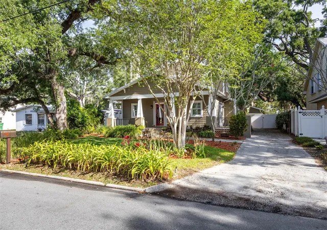 Photo 3 of Single family home for sale at 3311 W Hawthorne Rd, Tampa, FL 33611 | MLS# TB8498593 | Listing updated on 2026-09-29