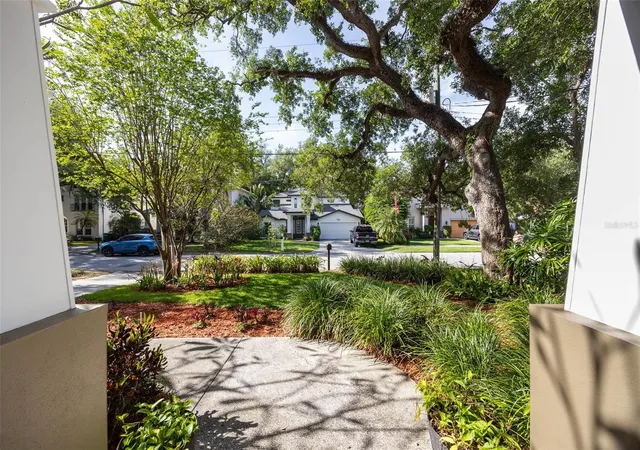 Photo 3 of Single family home for sale at 3311 W Hawthorne Rd, Tampa, FL 33611 | MLS# TB8498593 | Listing updated on 2026-09-29