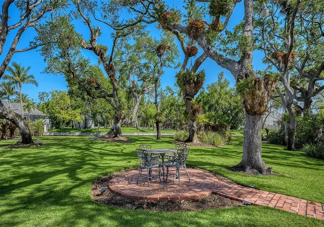 4th image of 1249 S Basin Ln, Sarasota, FL 34242 | MLS# A4690355