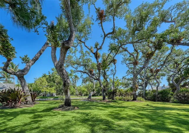 5th image of 1249 S Basin Ln, Sarasota, FL 34242 | MLS# A4690355