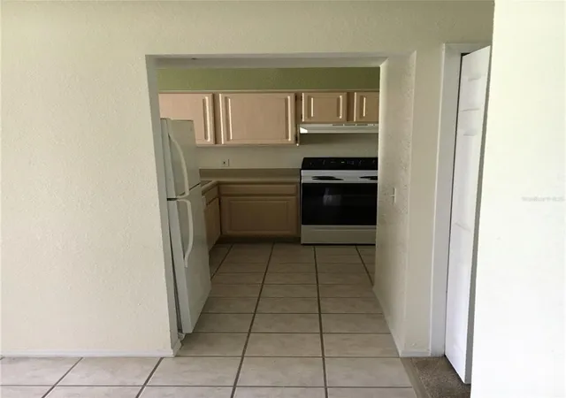 3rd image of 13917 Fairway Island Dr #917, Orlando, FL 32837 | MLS# O6399866