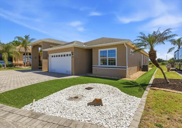 2nd image of 572 Meandering Wy, Polk City, FL 33868 | MLS# L4961167
