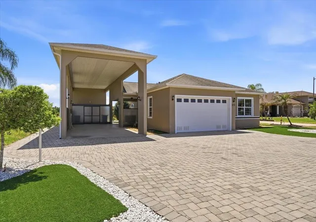 3rd image of 572 Meandering Wy, Polk City, FL 33868 | MLS# L4961167