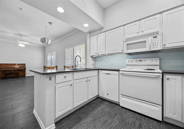 Listing Photo 4 - Condo for sale in building located at 5141 Sw 91St Wy, GAINESVILLE, FL 32608 - Unit #I-102
