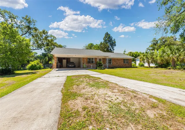 Photo 2 of Single family home for sale at 3200 Ne 10th Street, Ocala, FL 34470 | MLS# OM722951 | Listing updated on 2026-09-21