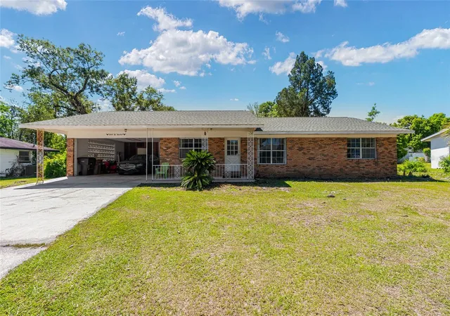 Photo 3 of Single family home for sale at 3200 NE 10th Street, Ocala, FL 34470 | MLS# OM722951 | Listing updated on 2026-09-21
