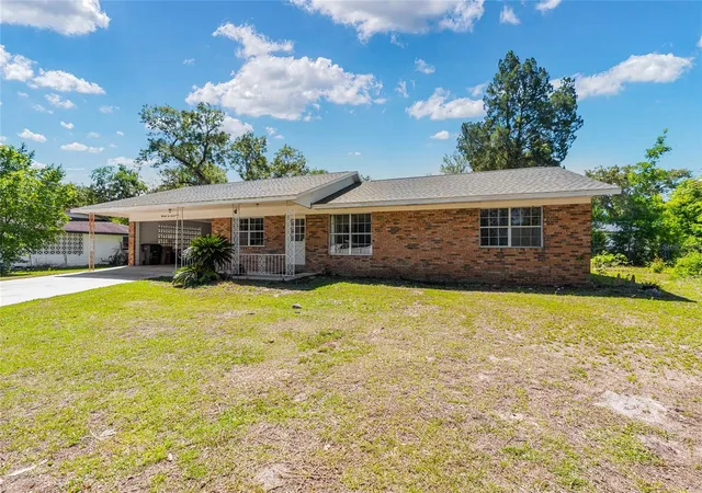 Photo 4 of Single family home for sale at 3200 NE 10th Street, Ocala, FL 34470 | MLS# OM722951 | Listing updated on 2026-09-21