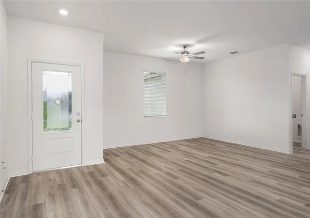 Photo 2 of Single family home for sale at 404 Manitoba Ln, Kissimmee, FL 34759 | MLS# TB8498641 | Listing updated on 2026-10-07