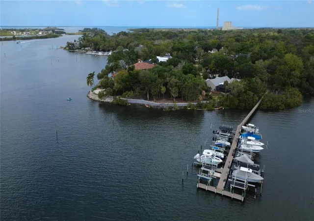 3rd image of 1600 Meyers Cove Dr, Tarpon Springs, FL 34689 | MLS# W7884918