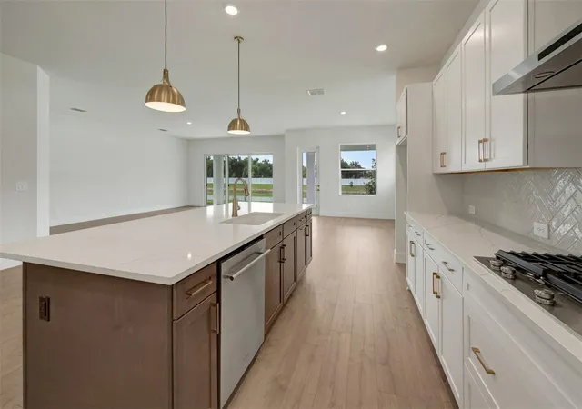 5th image of 7249 Meadowshade Ct, Sarasota, FL 34241 | MLS# TB8498668