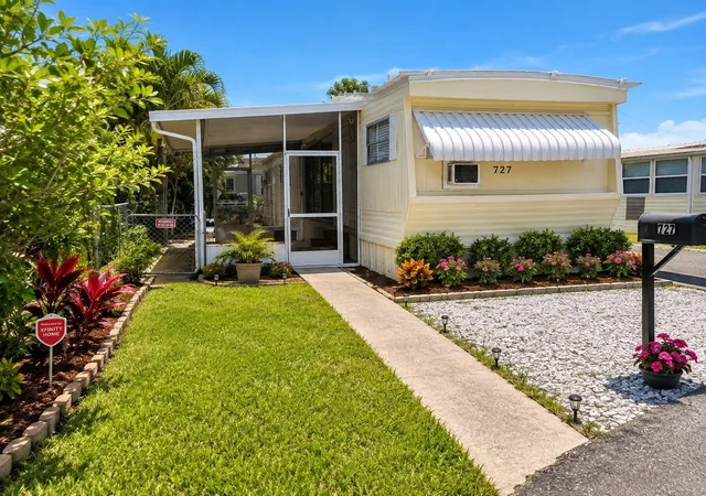 Manufactured home for sale at 6580 Seminole Blvd #727, SEMINOLE, FL 33772 | MLS# TB8498675