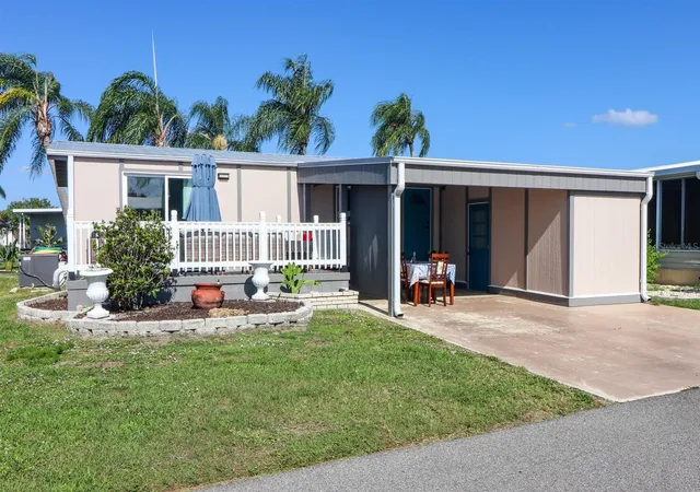 Homes for sale in Port Charlotte, FL | 2100 Kings Hwy #662, Port Charlotte, FL 33980 | MLS# C7524980