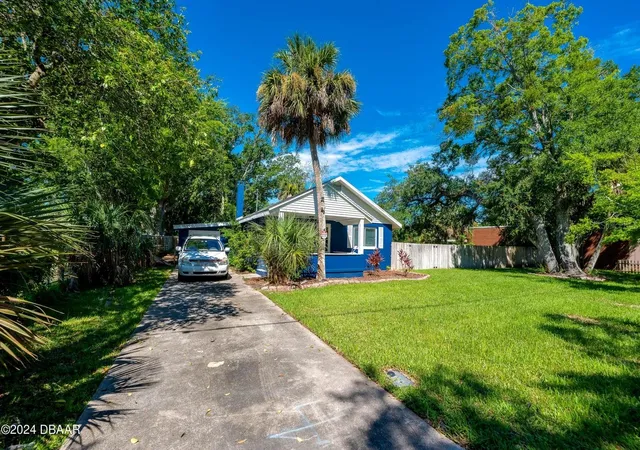 Photo 2 of Single family home for sale at 112 Center St, Daytona Beach, FL 32117 | MLS# V4948557 | Listing updated on 2026-08-06