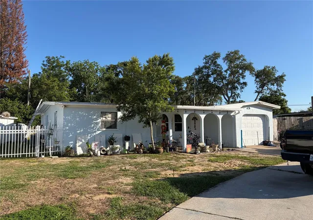 Photo 1 of Single family home for sale at 1405 Jackson Ave, Daytona Beach, FL 32117 | MLS# V4948559 | Listing updated on 2026-09-23