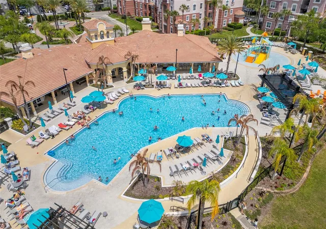Listing Photo 2 - Condo for sale in building located at 5026 Tideview Cir, ORLANDO, FL 32819 - Unit #17