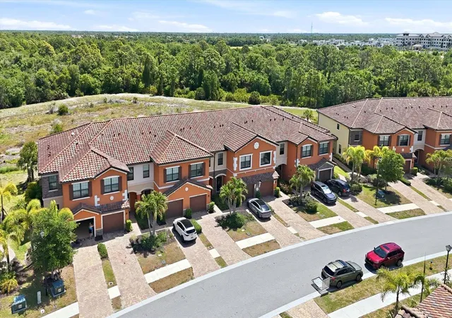 Photo 3 of Townhouse for sale at 20352 Lagente Cir, Venice, FL 34293 | MLS# A4690400 | Listing updated on 2026-08-26
