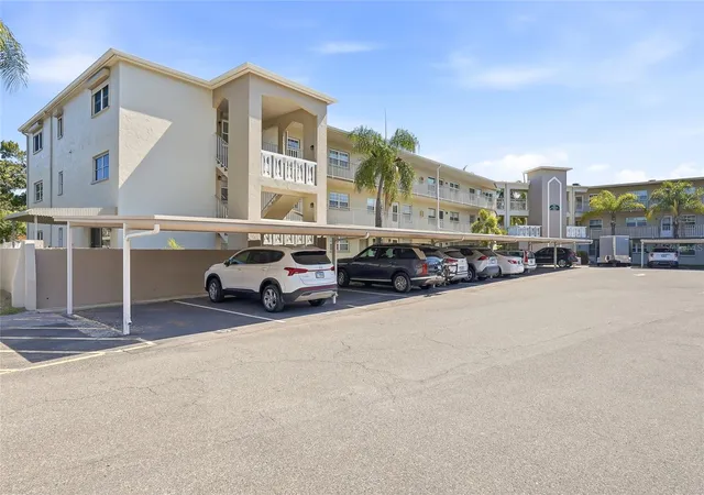 4th image of 952 Virginia St, Dunedin, FL 34698