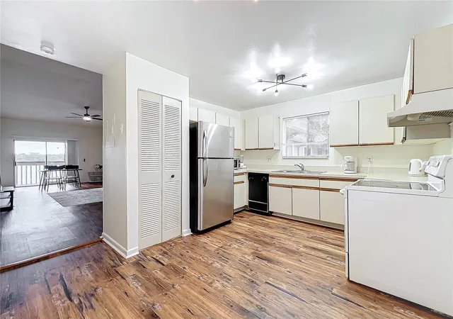 Listing Photo 4 - Condo for sale in building located at 4166 Plantation Cvs Dr, ORLANDO, FL 32810 - Unit #505