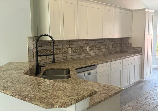 4th image of 2830 Strand Cir, Oviedo, FL 32765 | MLS# O6400028