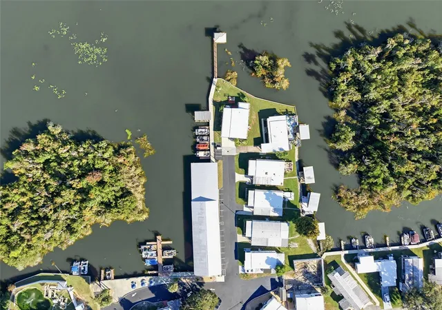 Homes for sale in Fruitland Park, FL | 3896 Picciola Road, Fruitland Park, FL 34731 | Houzeo