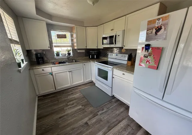 4th image of 4233 Old Us Hwy 41, Ruskin, FL 33570 | MLS# TB8498783