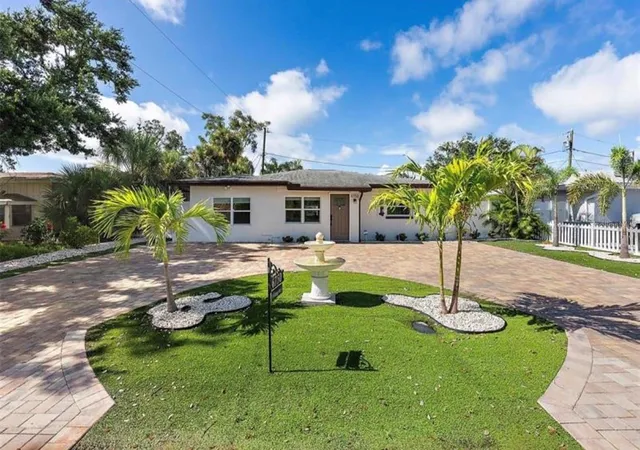 Photo 1 of Single family home for sale at 6750 W Flamingo Way S, St Petersburg, FL 33707 | MLS# TB8498794 | Listing updated on 2026-05-27
