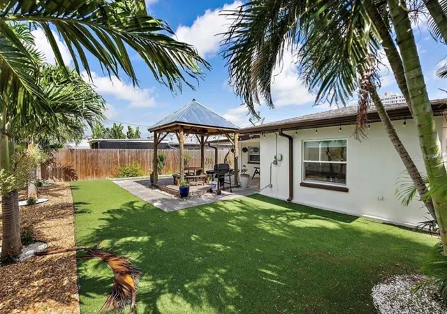 Photo 4 of Single family home for sale at 6750 W Flamingo Way S, St Petersburg, FL 33707 | MLS# TB8498794 | Listing updated on 2026-05-27