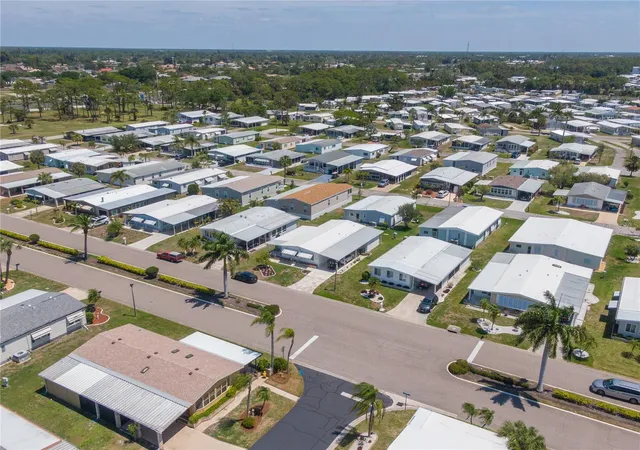 Photo 4 of Manufactured home for sale at 172 Palm Harbor Dr, North Port, FL 34287 | MLS# A4690429 | Listing updated on 2026-06-18