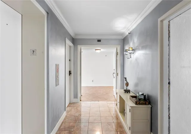3rd image of 3301 Bayshore Blvd #702E, Tampa, FL 33629 | MLS# TB8498833