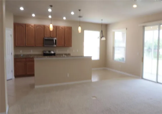 Photo 3 of Single family home for sale at 2552 Hobblebrush Dr, North Port, FL 34289 | MLS# D6147106 | Listing updated on 2026-08-31