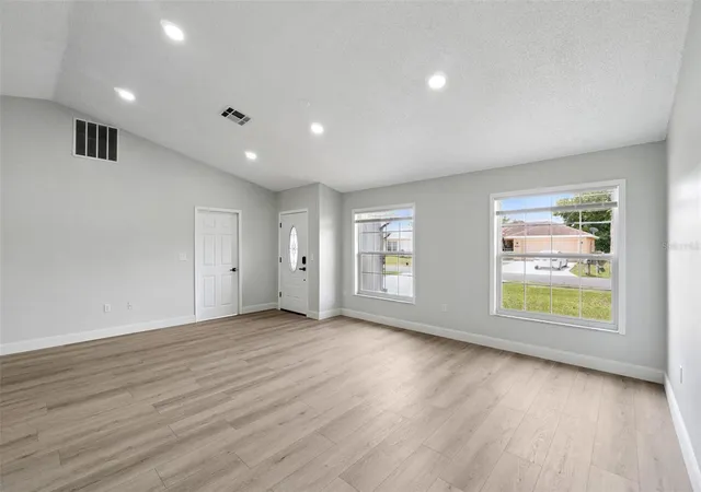 Photo 4 of Single family home for sale at 621 N Delmonte Ct, Kissimmee, FL 34758 | MLS# O6400116 | Listing updated on 2026-08-25