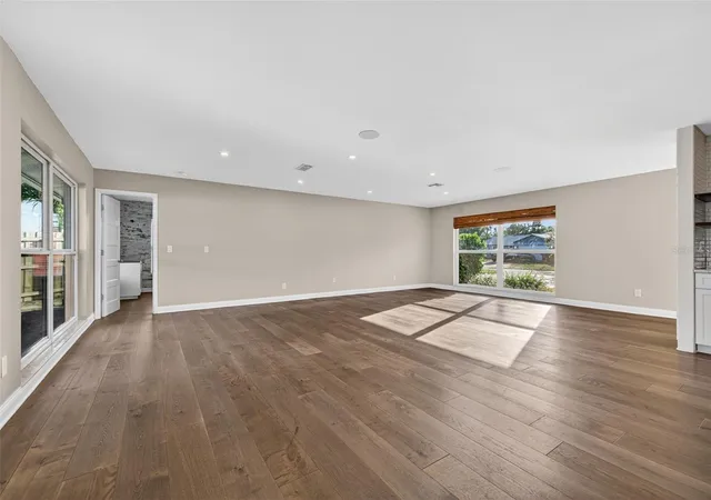Photo 4 of Single family home for sale at 4200 Beach Dr SE, St Petersburg, FL 33705 | MLS# TB8498862 | Listing updated on 2026-10-20