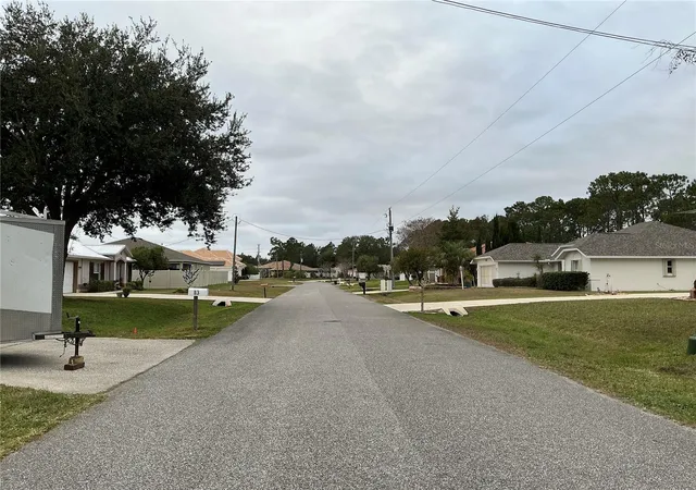 Photo 7 of Sale Pending at 12 Fayy Ln, Palm Coast, FL 32137 | MLS# OM722985 | Listing updated on 2026-08-14