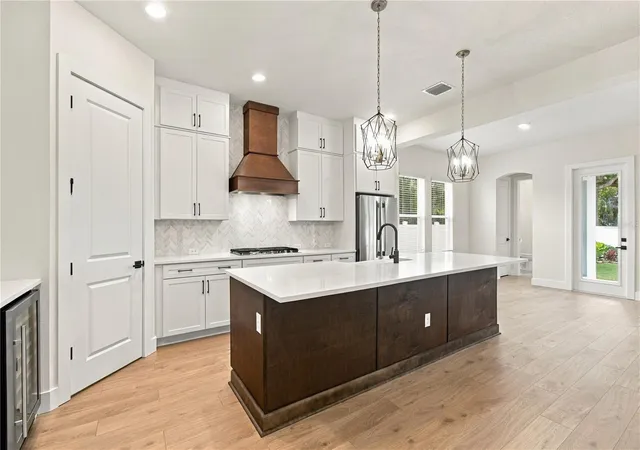Photo 3 of Single family home for sale at 812 W Orient St, Tampa, FL 33603 | MLS# TB8498872 | Listing updated on 2026-10-28