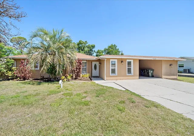 Photo 1 of Single family home for sale at 3209 Ashton Rd, Sarasota, FL 34231 | MLS# A4690471 | Listing updated on 2026-04-20