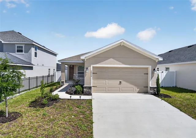 Homes for sale in Davenport, FL | 2024 Noble Dr, Davenport, FL 33837 | MLS# G5111154