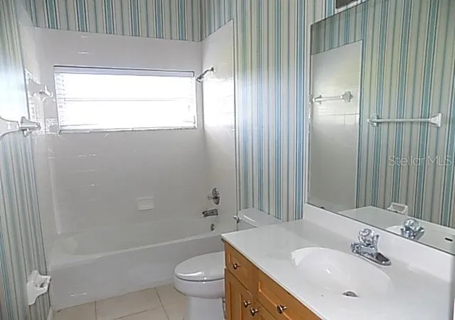 Photo 4 of House for sale at 4641 Samoset Dr, Sarasota, FL 34241 | MLS# A4690475 | Listing updated on 2026-08-28